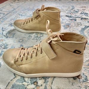 Teva | Light Brown Sneakers | Size 9